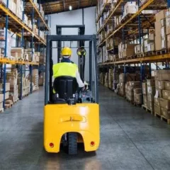 4 points à considérer pour optimiser l’éclairage industriel de votre entrepôt