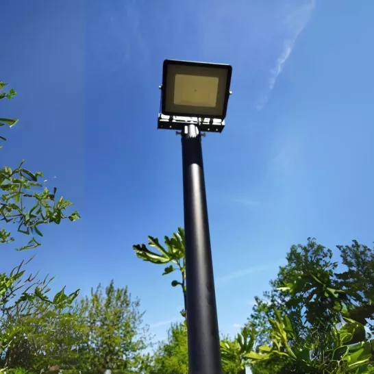 Mât d’éclairage modulaire SPLIT POLE