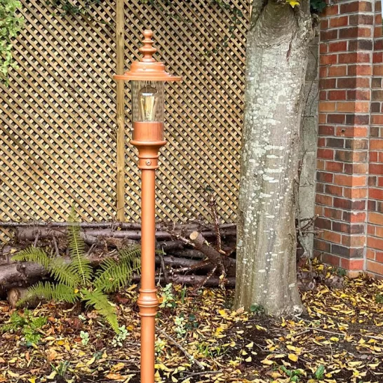 Lampadaire de jardin en fonte style géorgien 1,39 m (Harte H404)