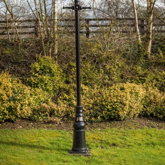Poteau de lampadaire en fonte traditionnel 2,36 m (Harte LC012)
