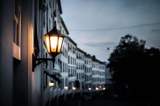 Eclairage LED pour les commerces, bureaux, parkings et extérieur